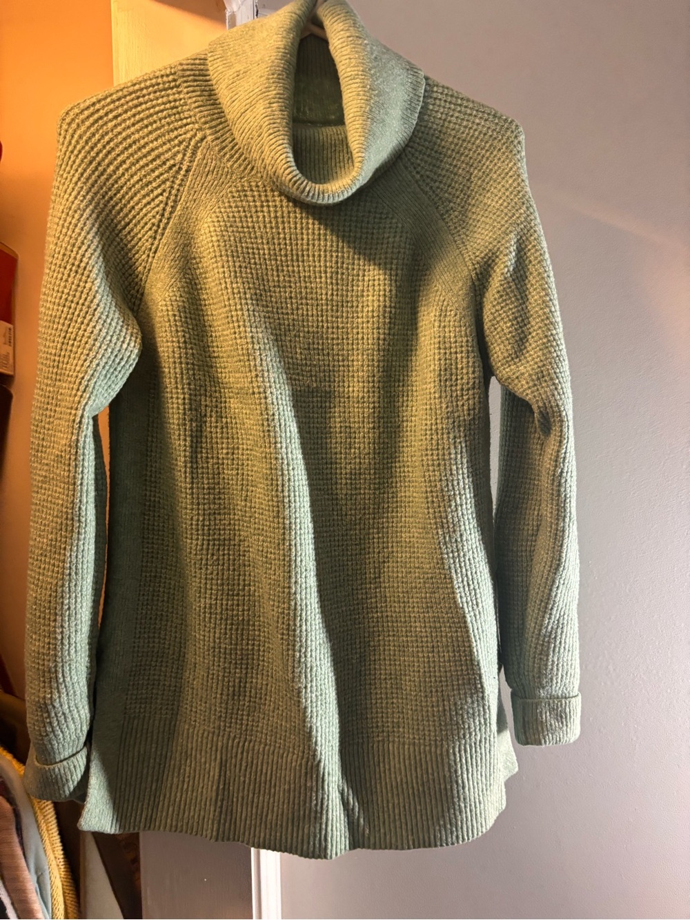 Cozy Turtleneck Sweater - mint Green